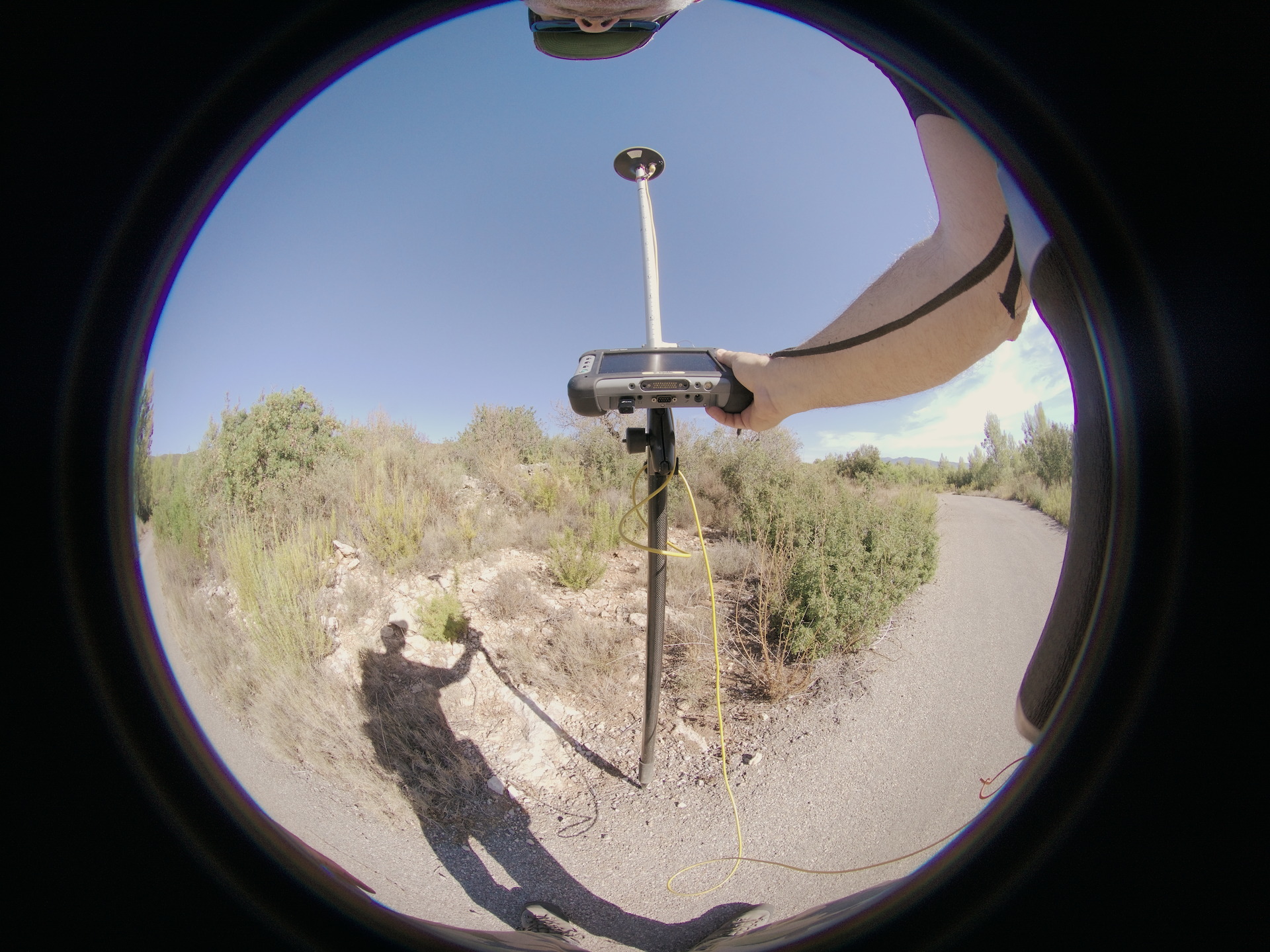 El sistema de captura CIBERVISTA MARK I (POV) inyecta la coordenada exacta en el dato EXIF del fotograma.