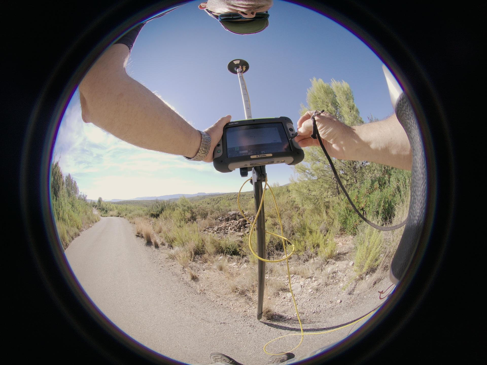 El sistema de captura CIBERVISTA MARK I (POV) inyecta la coordenada exacta en el dato EXIF del fotograma.